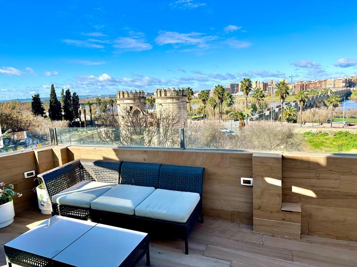 Alojamientos Puerta Palma Con Vistas Y Parking Бадахос Экстерьер фото