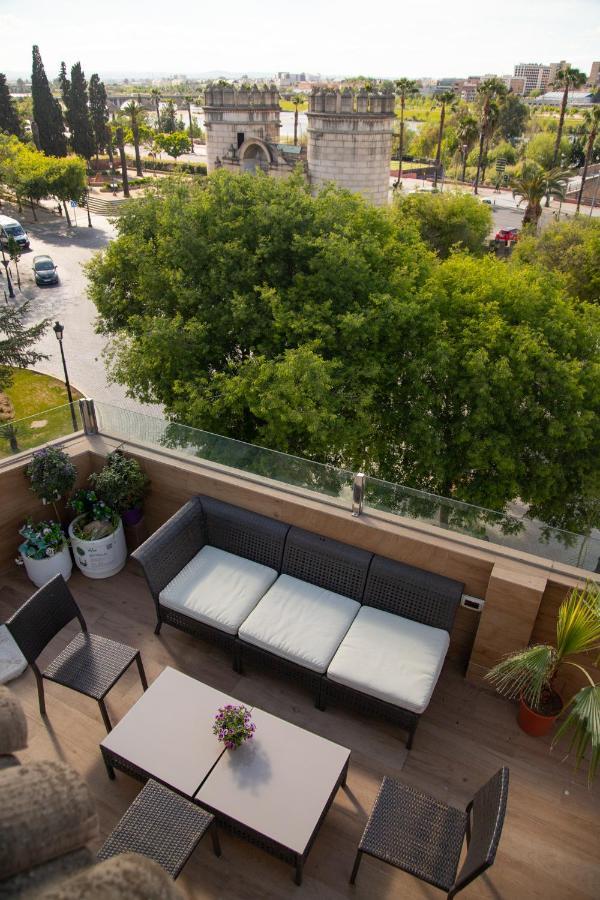 Alojamientos Puerta Palma Con Vistas Y Parking Бадахос Экстерьер фото