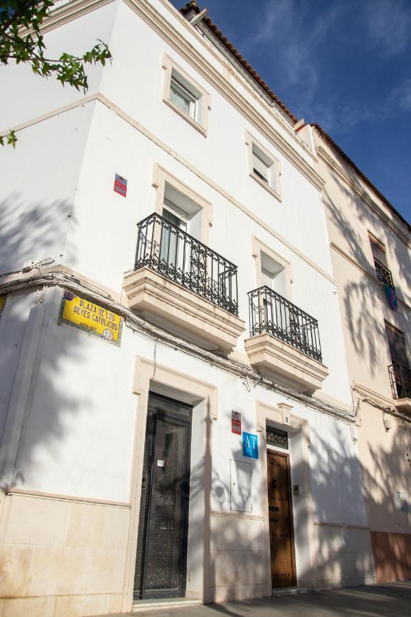 Alojamientos Puerta Palma Con Vistas Y Parking Бадахос Экстерьер фото